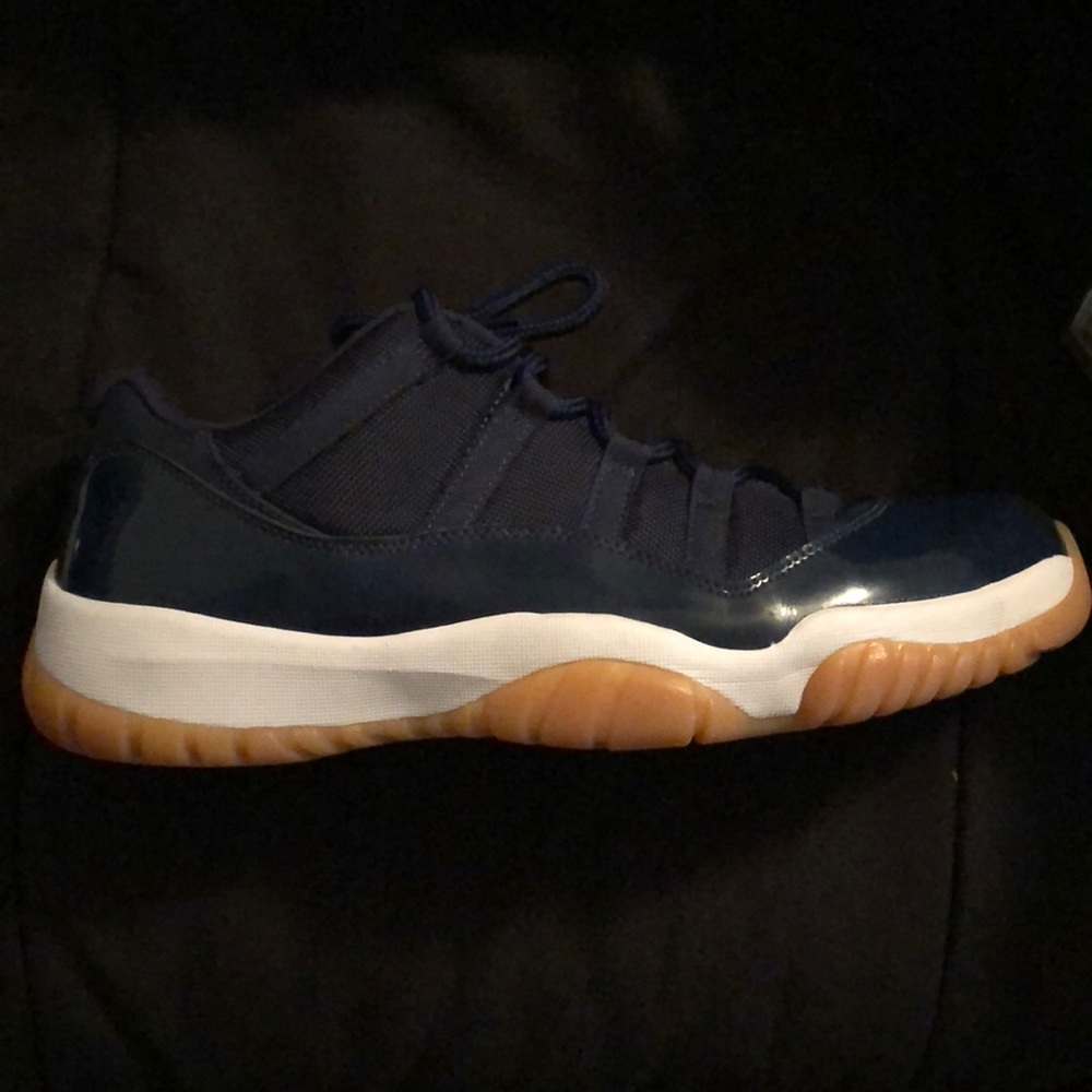 Nike Air Jordan Retro 11 Lows (Navy Gums)